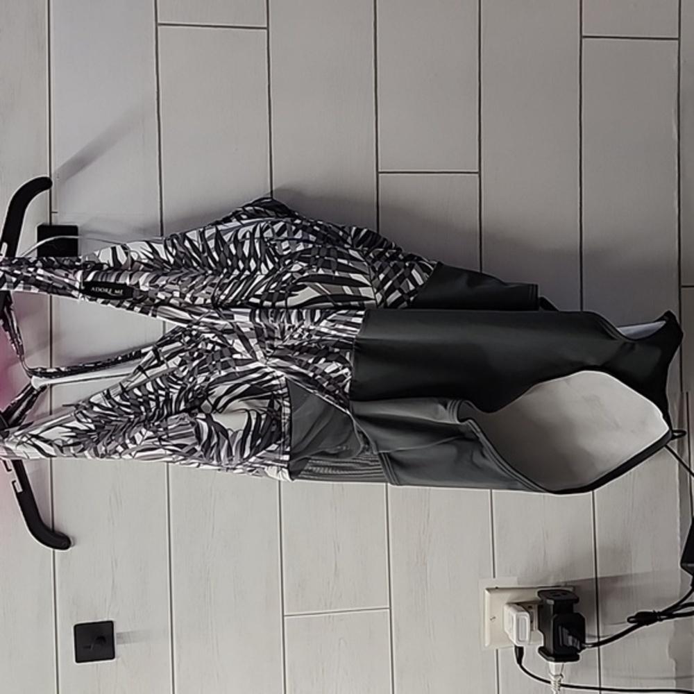 NWT WOMENS ONE PIECE BATHONG SUIT